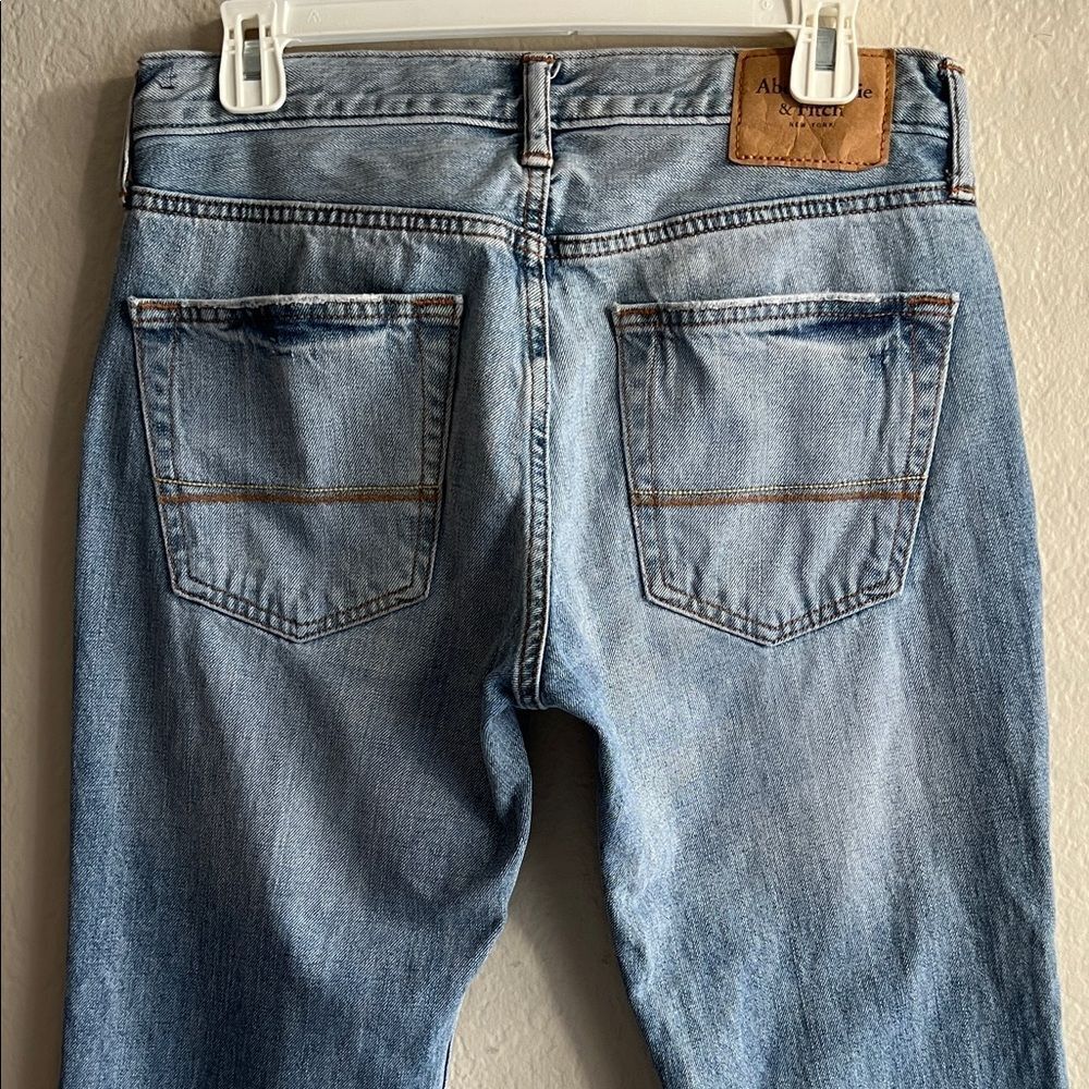 Abercrombie and Fitch Men's Light Blue Jeans in Size W31 L30 - Picture 6 of 15